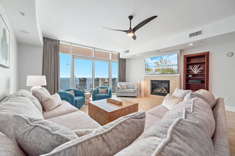 Turquoise Place C1507