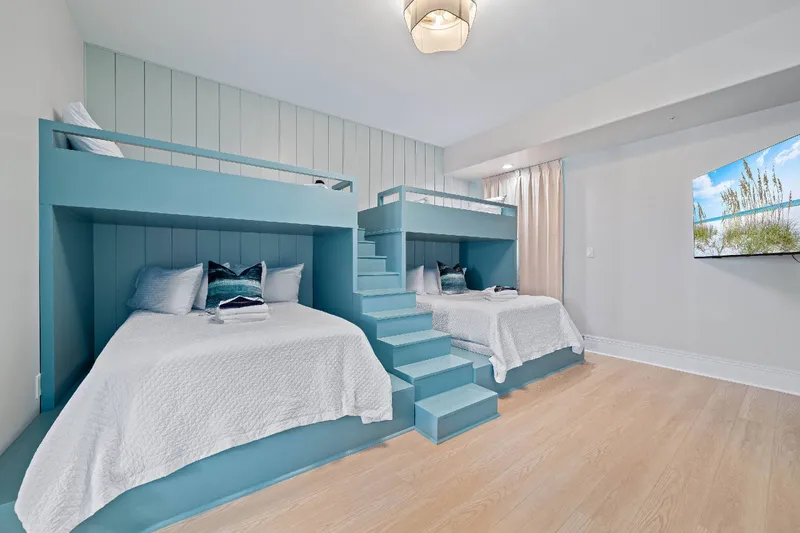 Turquoise Place C1507