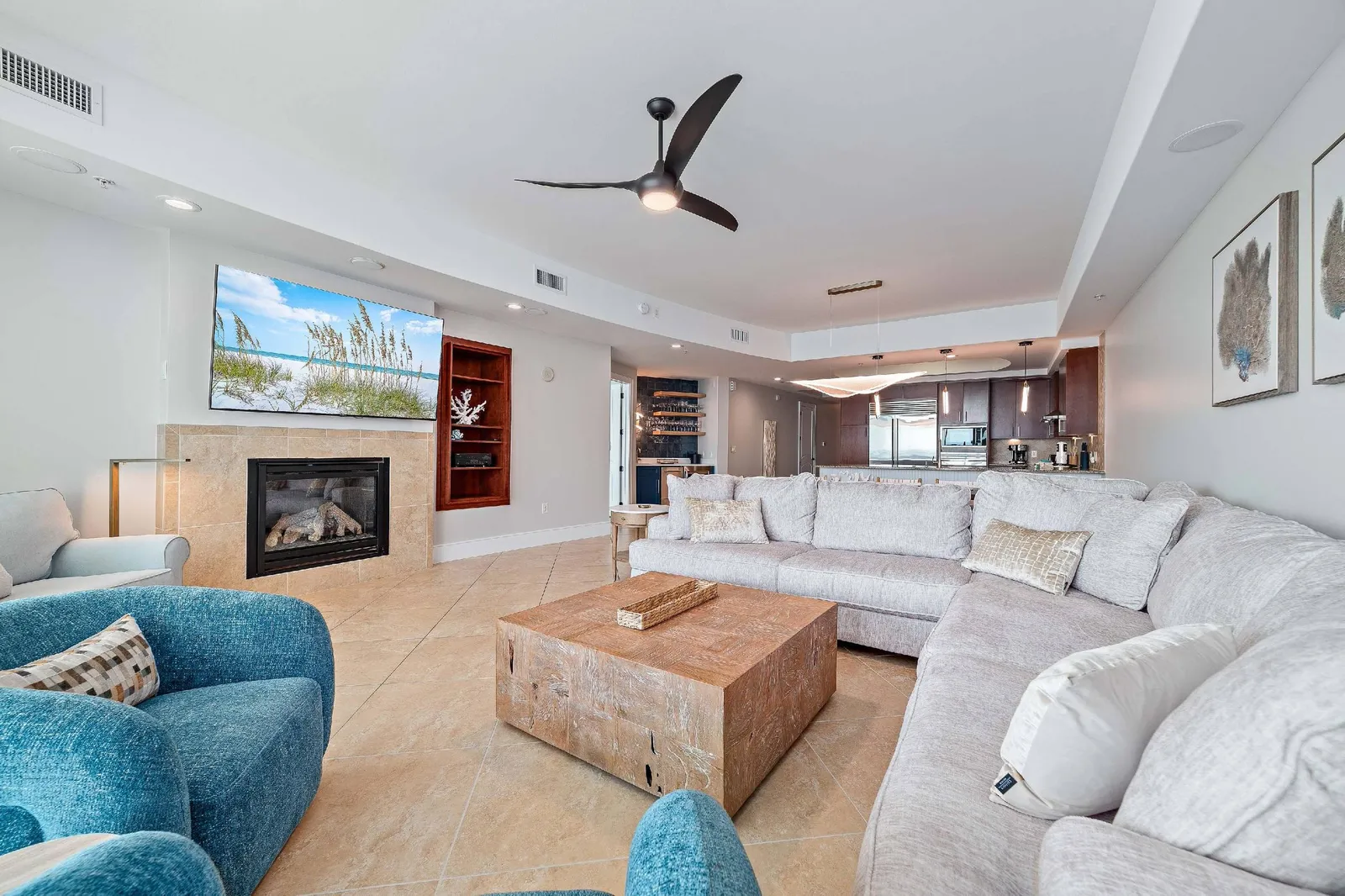Turquoise Place C1507