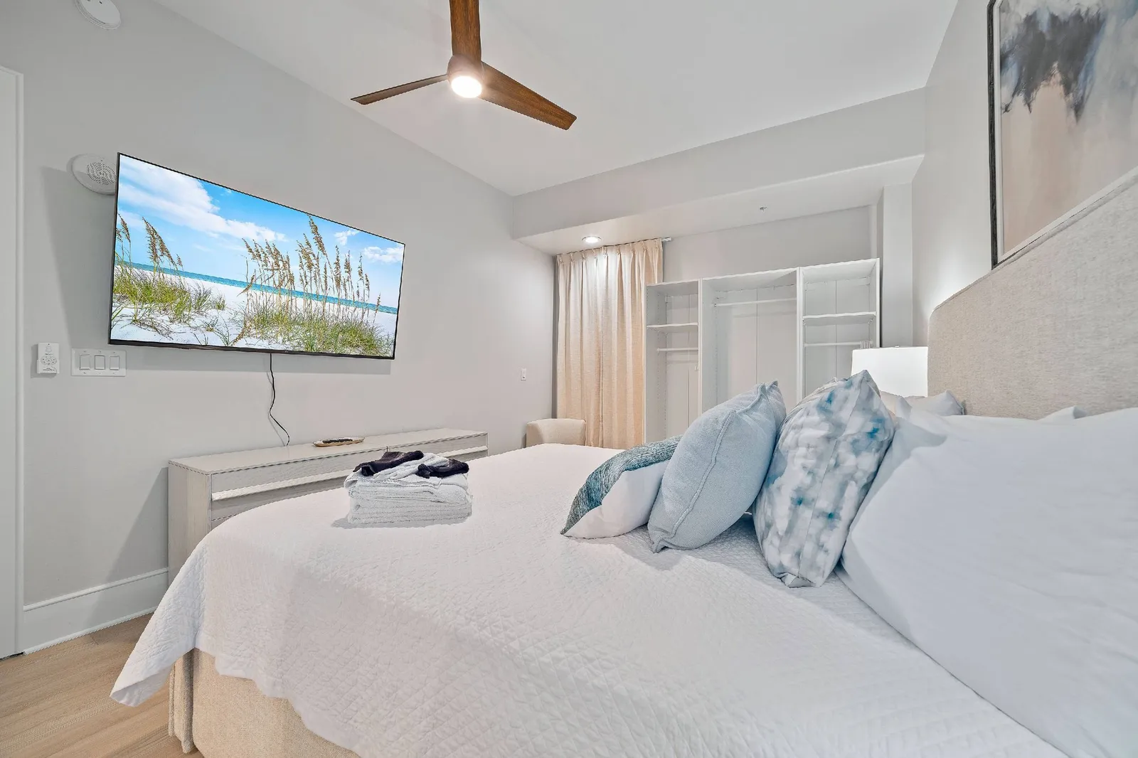 Turquoise Place C1507