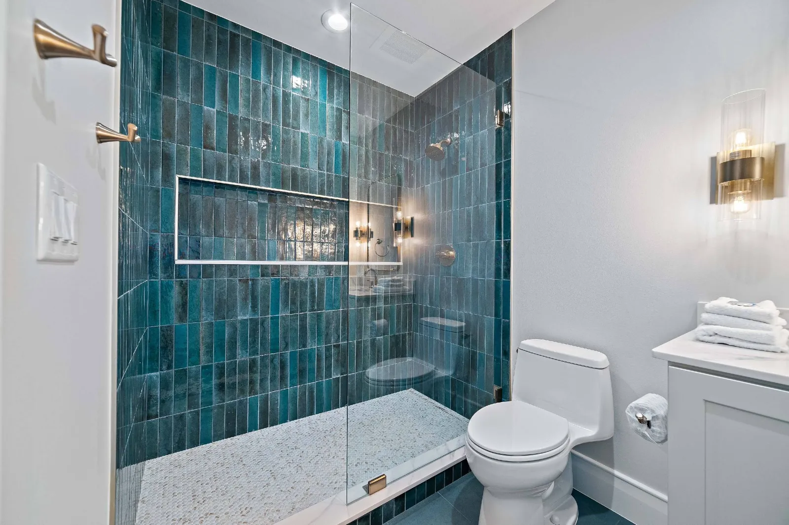Turquoise Place C1507