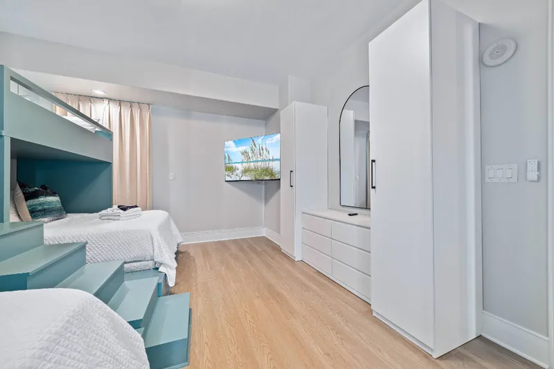 Turquoise Place C1507