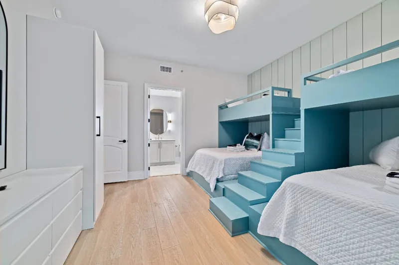 Turquoise Place C1507