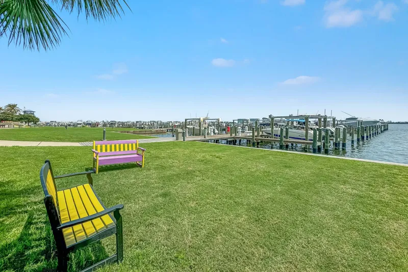 Phoenix on the Bay 1-1114