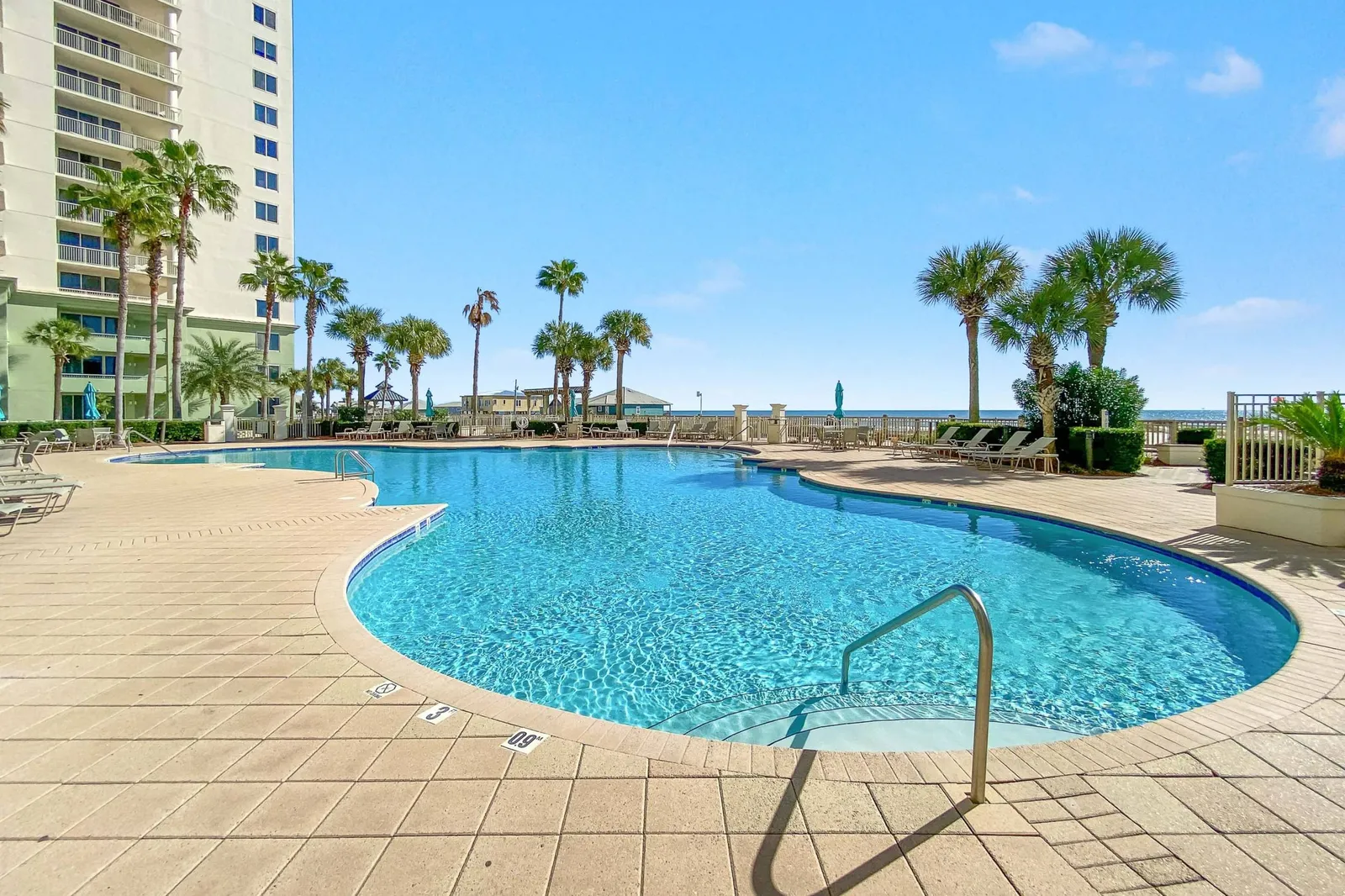 Beach Club C-103