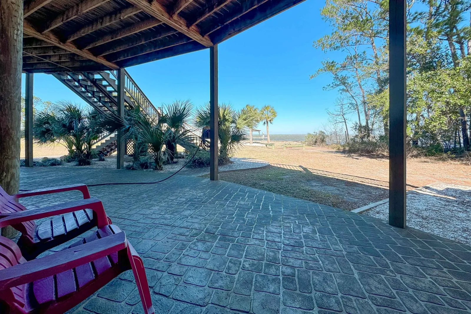 Round House Retreat on the Bay