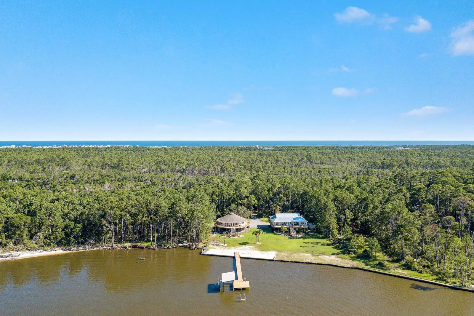 Round House Retreat on the Bay