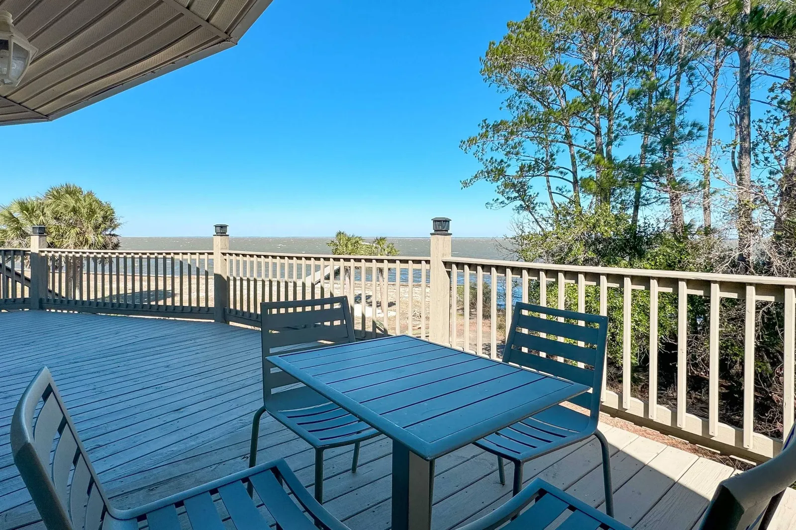Round House Retreat on the Bay