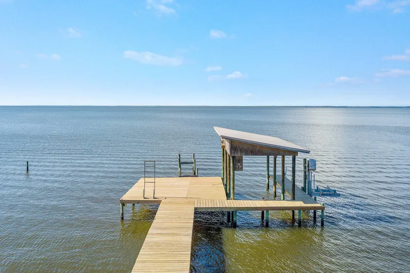 Round House Retreat on the Bay