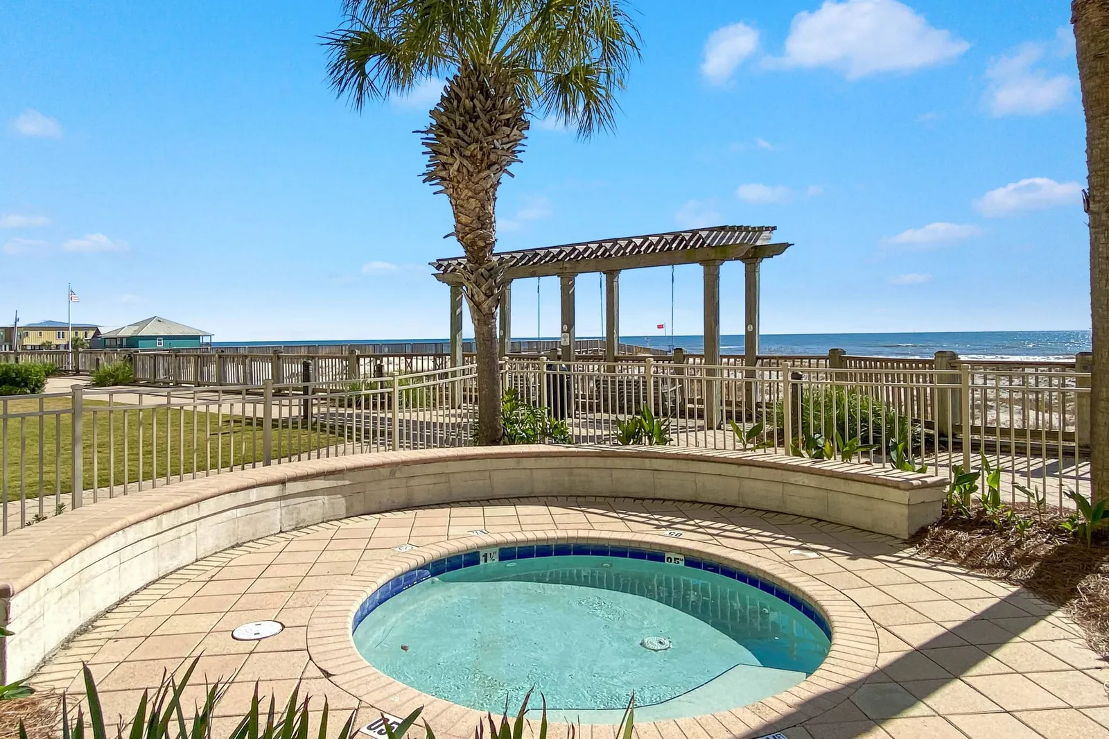 Beach Club C-102
