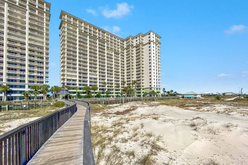 Beach Club C-102