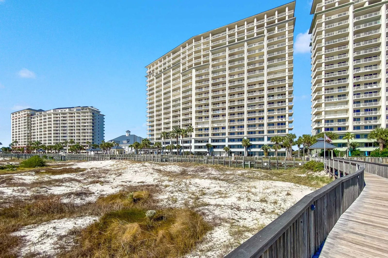 Beach Club C-102