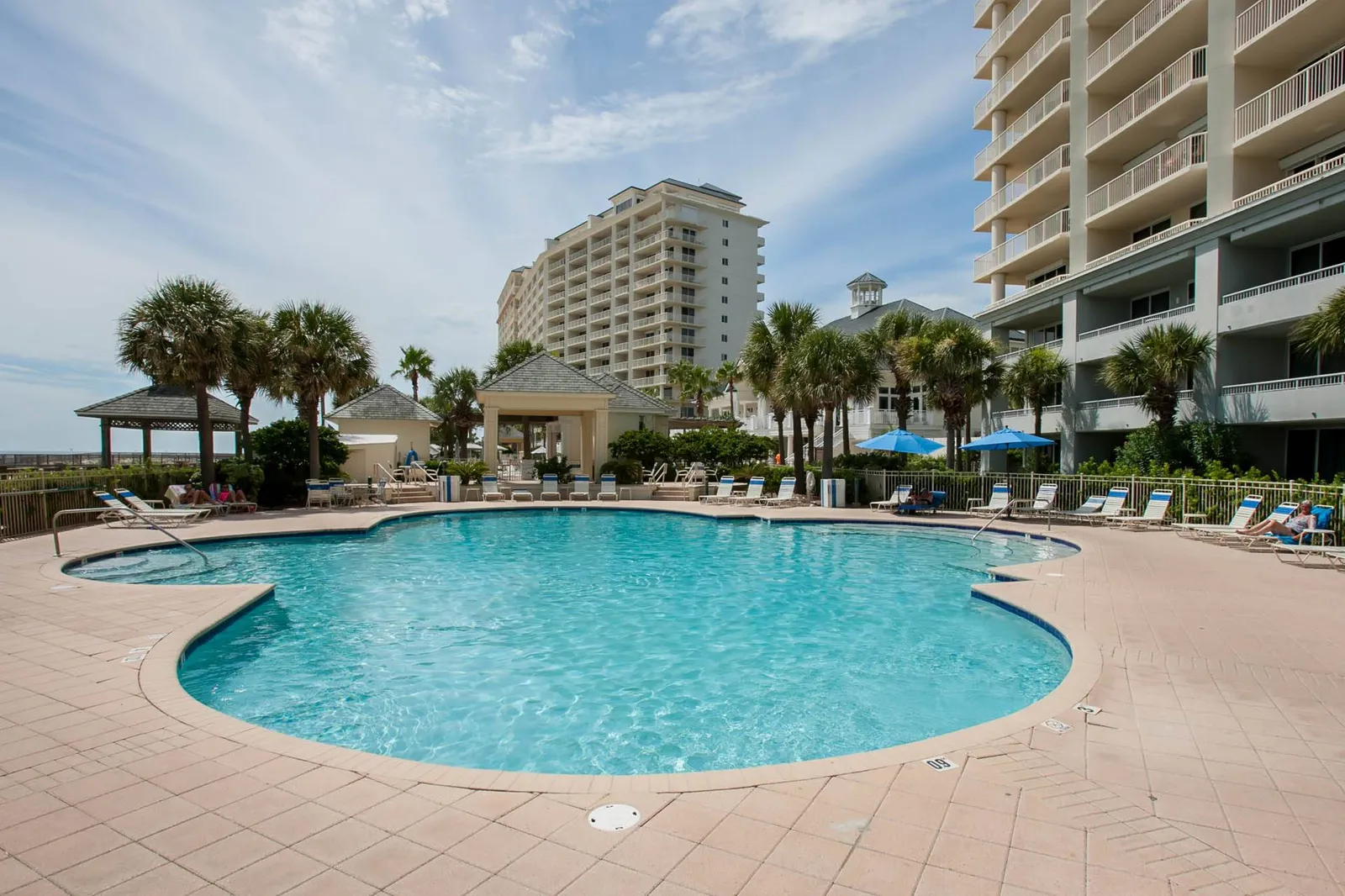Beach Club B-1208