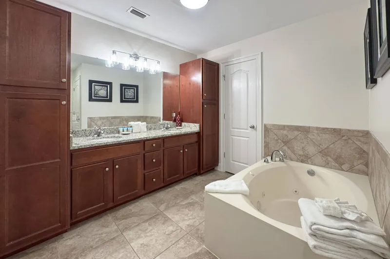 The Oasis at Orange Beach 1813 (formerly known as Phoenix West II)