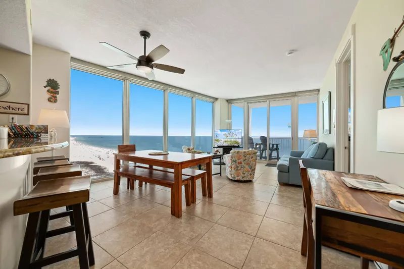 Island Tower 1701