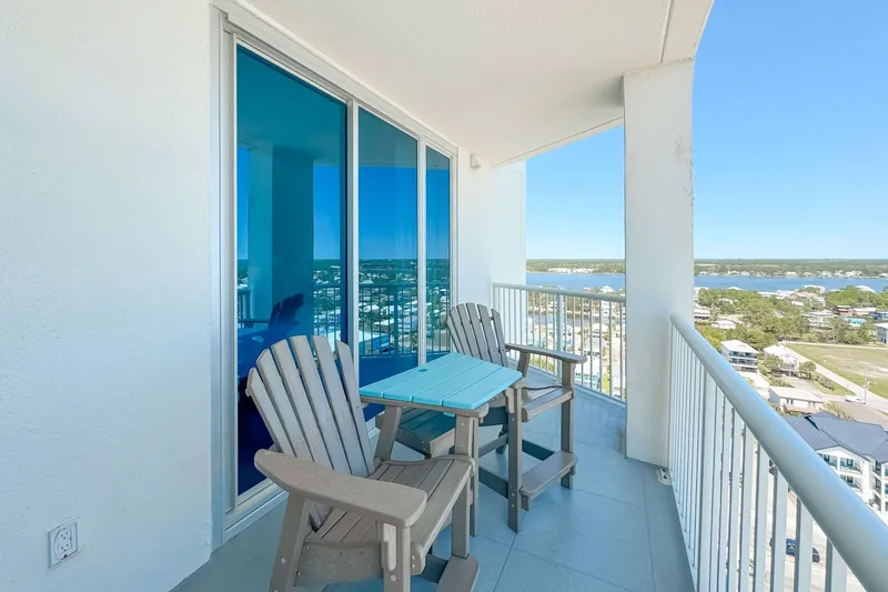 Island Tower 1701