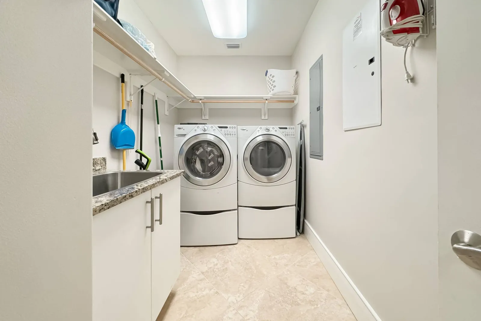 Turquoise Place C2007