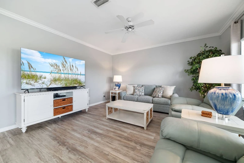 Romar Lakes 202A