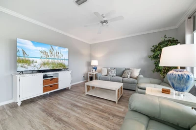 Romar Lakes 202A
