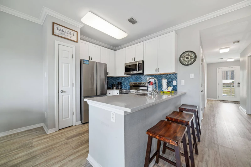 Romar Lakes 202A