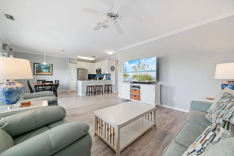 Romar Lakes 202A