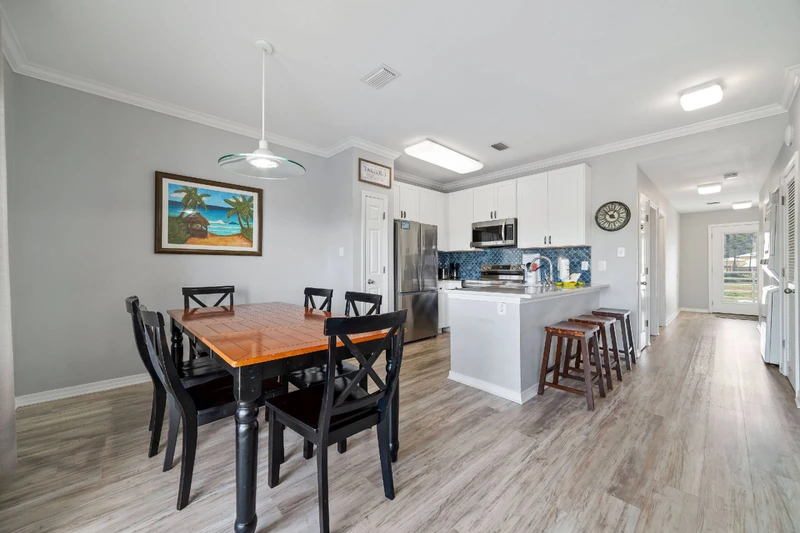 Romar Lakes 202A