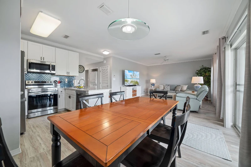 Romar Lakes 202A