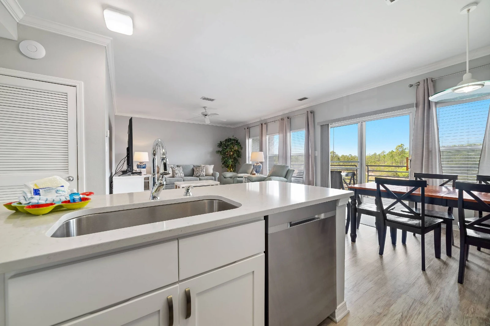 Romar Lakes 202A
