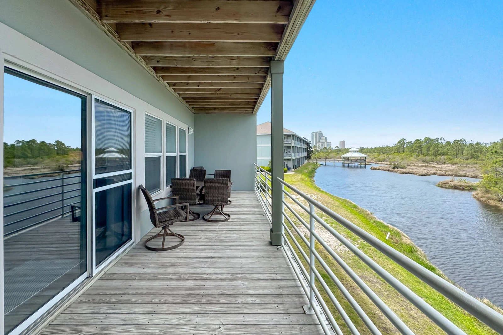 Romar Lakes 202A