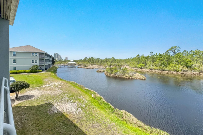 Romar Lakes 202A