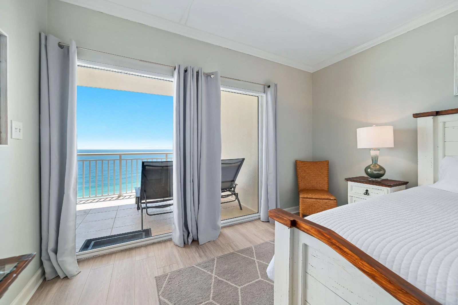 Admirals Quarters 1504