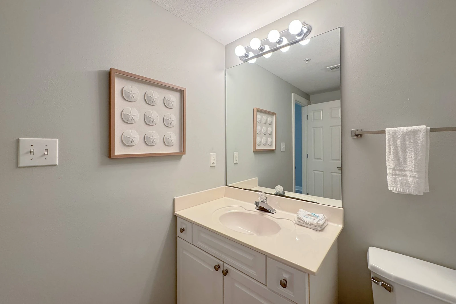 Admirals Quarters 1504
