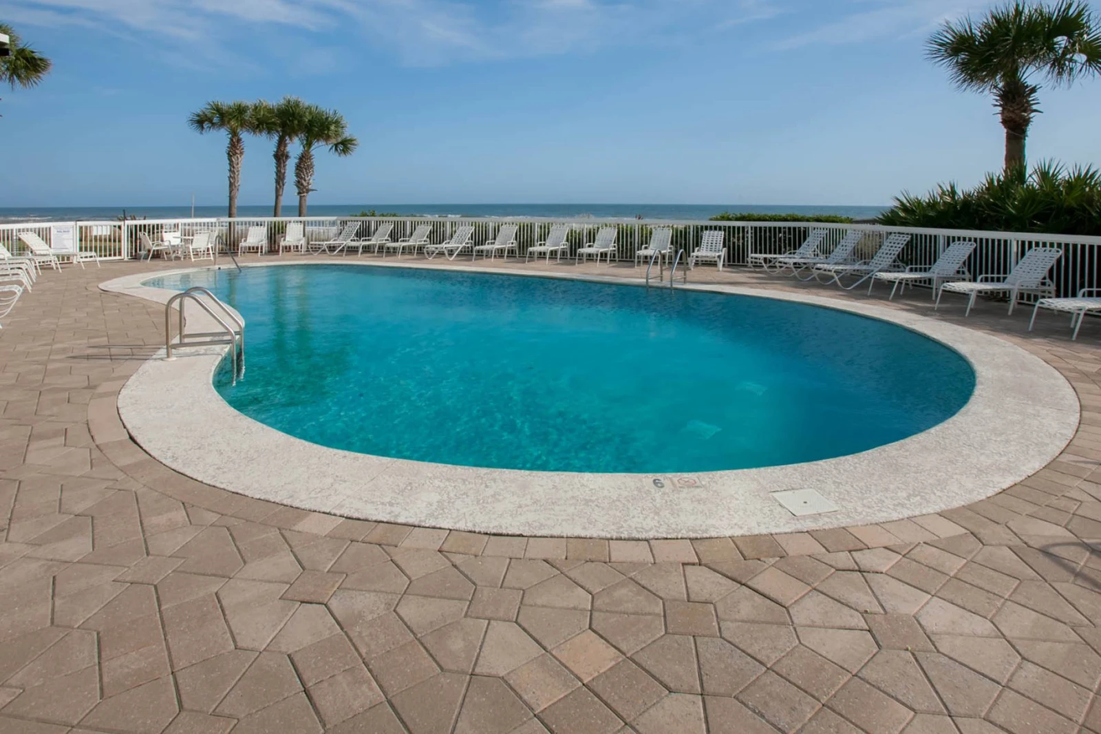 Seaside Beach and Racquet 5216