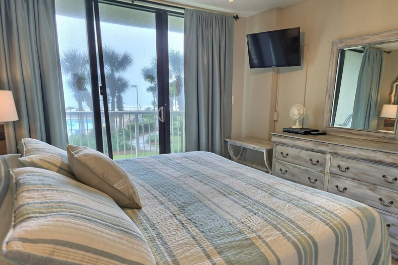 Seaside Beach and Racquet 5216