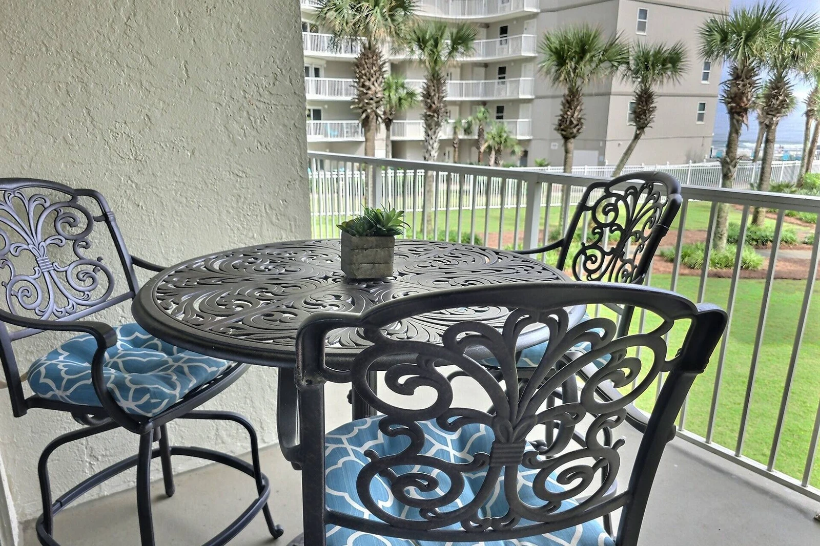 Seaside Beach and Racquet 5216